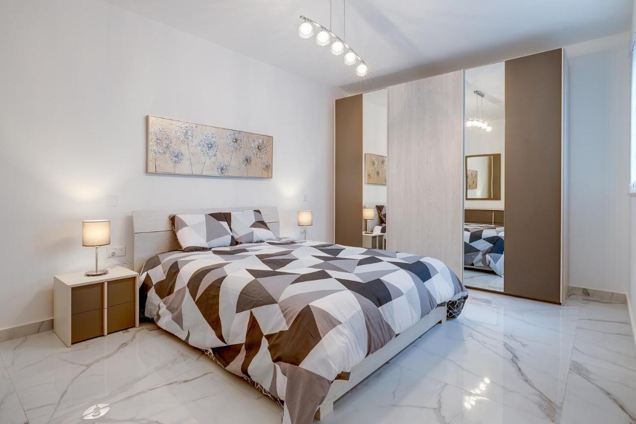 Stylish 2Br Apartment In Central St Julians St. Julian's Exterior foto