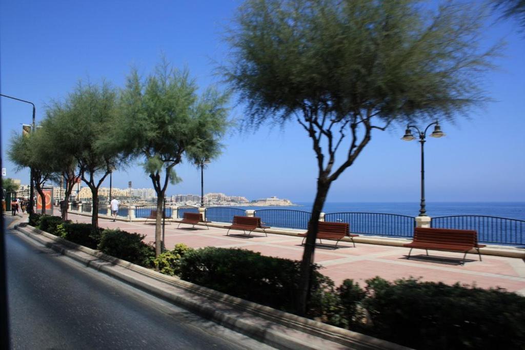 Stylish 2Br Apartment In Central St Julians St. Julian's Exterior foto